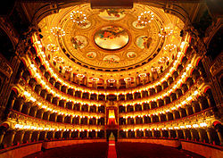 Catania-teatro-bellini-interno.jpg